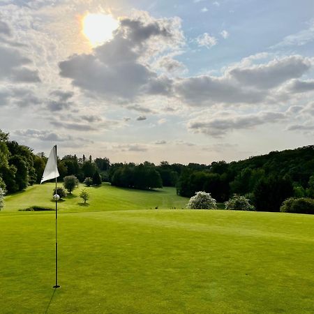 Golf & Hotel De Falnuee Mazy Exteriör bild