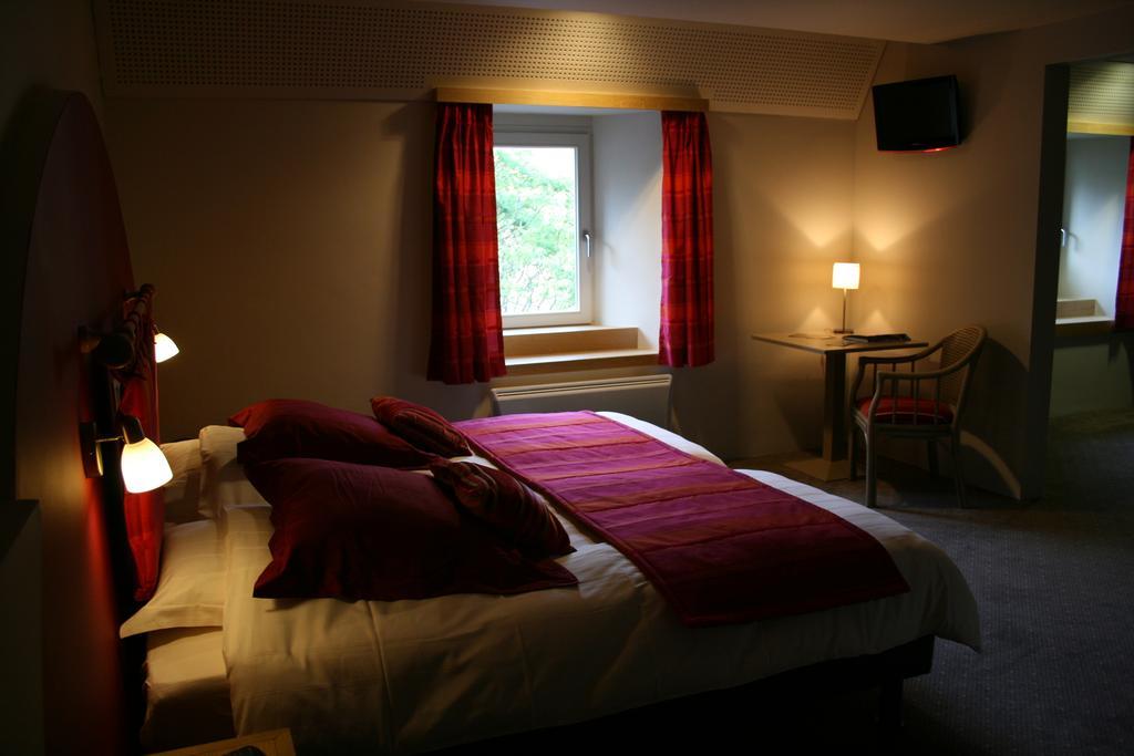 Golf & Hotel De Falnuee Mazy Rum bild