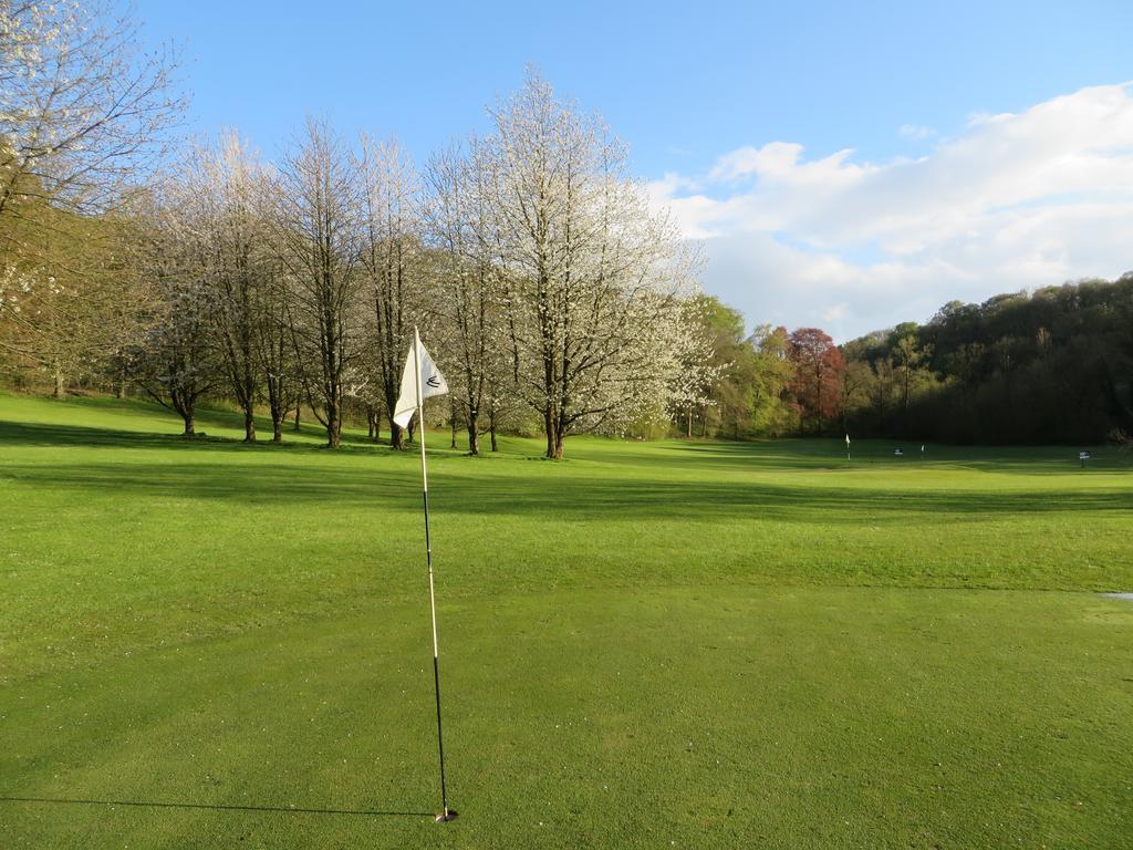Golf & Hotel De Falnuee Mazy Exteriör bild