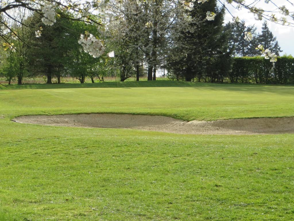 Golf & Hotel De Falnuee Mazy Exteriör bild