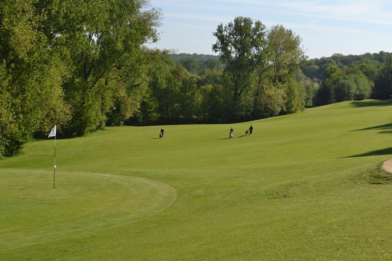 Golf & Hotel De Falnuee Mazy Exteriör bild